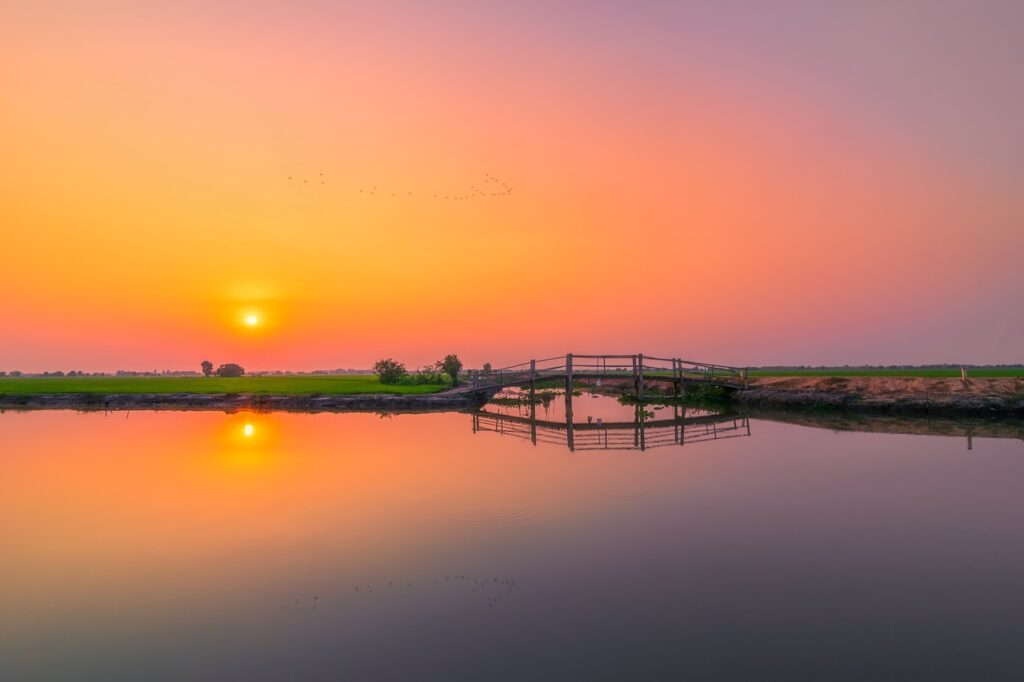 Tấm ảnh ghi lại vẻ đẹp hoàng hôn thơ mộng bên sông Mekong.