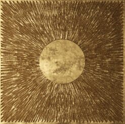 Bức hình trừu tượng rực rỡ với những sắc vàng lấp lánh thu hút.