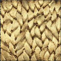 Bức tranh trừu tượng rực rỡ với những điểm nhấn nhũ vàng lấp lánh.