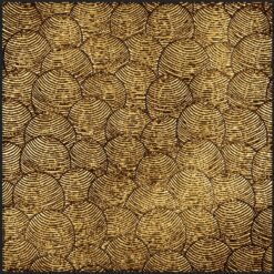 Tấm ảnh trừu tượng rực rỡ với nhũ vàng lấp lánh đầy sức hút.