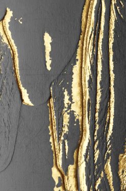 Bức hình trừu tượng với ánh nhũ vàng mang lại cảm xúc đặc biệt.