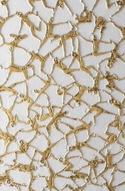 Bức tranh trừu tượng sống động với màu vàng nhũ nổi bật, thu hút ánh nhìn.