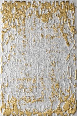 Bức tranh trừu tượng rực rỡ với đường nét và ánh nhũ vàng lung linh.